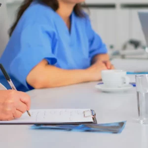 Les transmissions interprofessionnelles en établissement