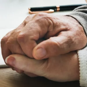 Thérapies non médicamenteuses chez la personne âgée